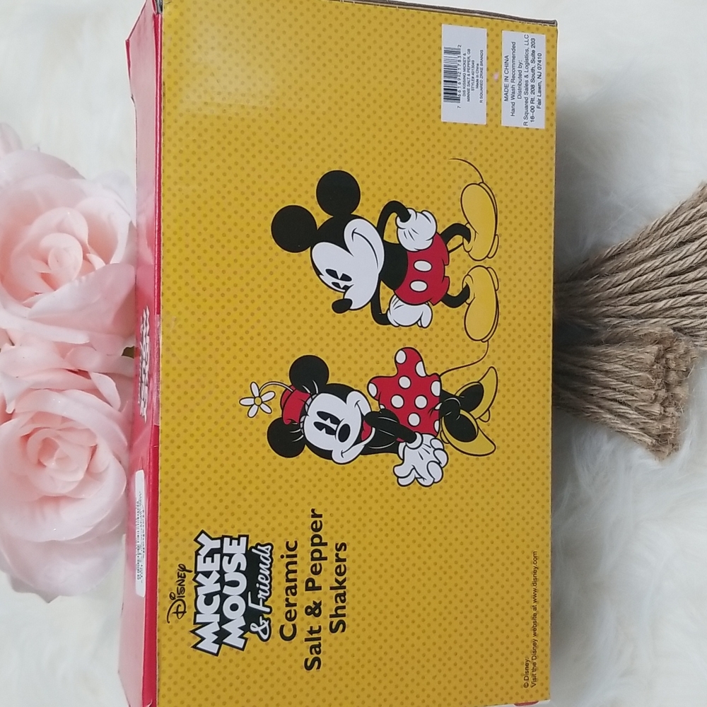 Disney Mickey and Minnie mouse salt & pepper shakers - Picture 3 of 6
